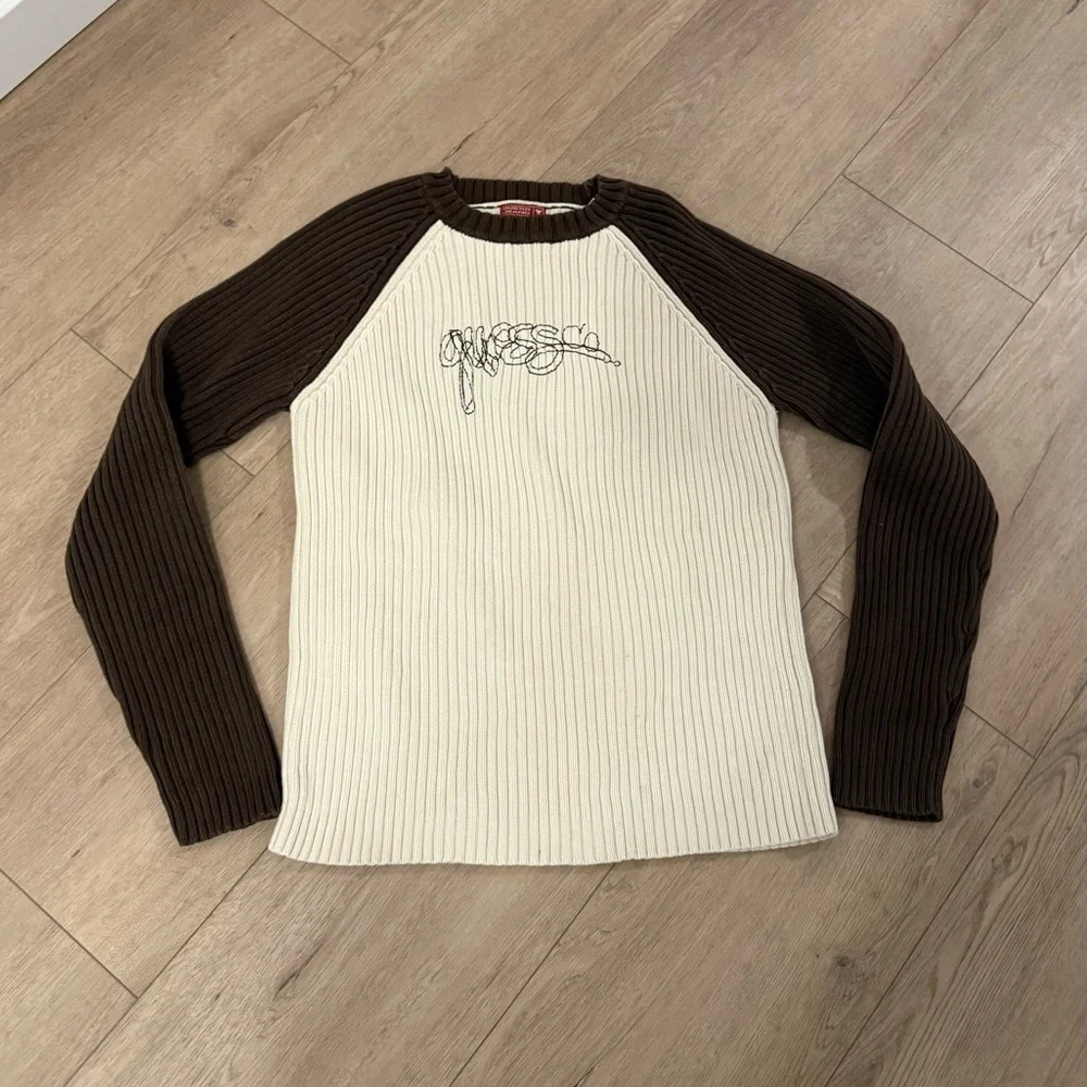 Vintage Y2K Guess Men's Cream and Brown Sweater Large